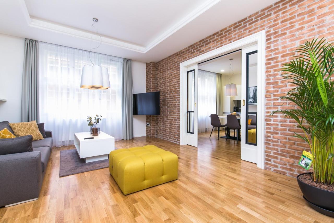 Unique Old Town Apartments At Palace Dlouha Prague Exterior photo